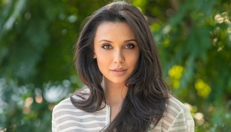Read more about the article من هي إميلي شاه خطيبة مينا مسعود؛ 4 معلومات عنها